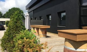 Une terrasse aménagée pour vos soirées cocktail dînatoire